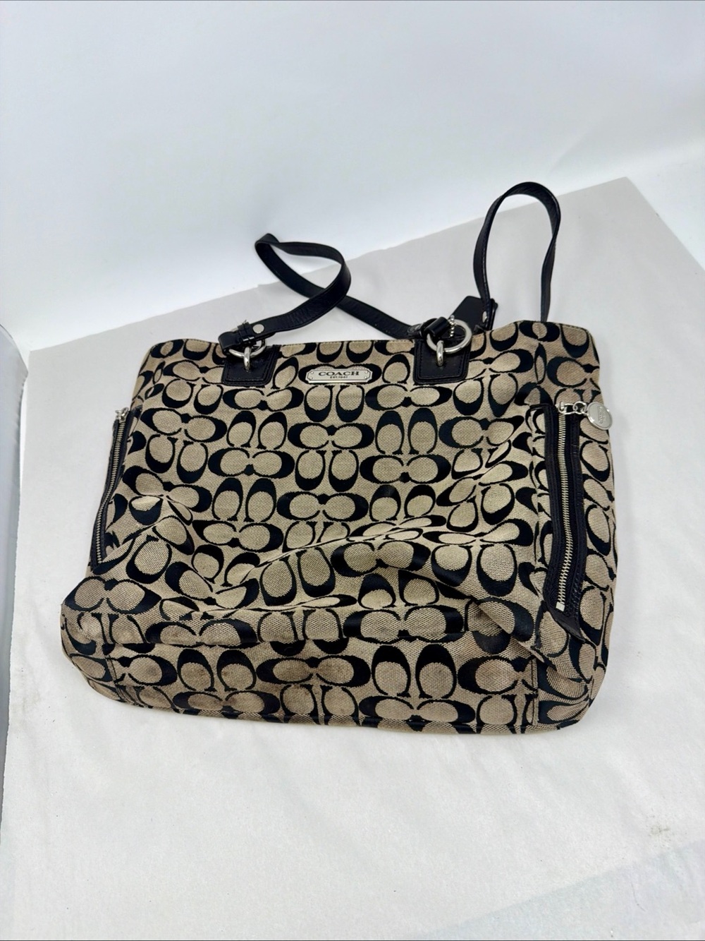 Coach Signature Logo Tote Bag Beige Black Zip Closure Bag Charm Pockets - Picture 14 of 14